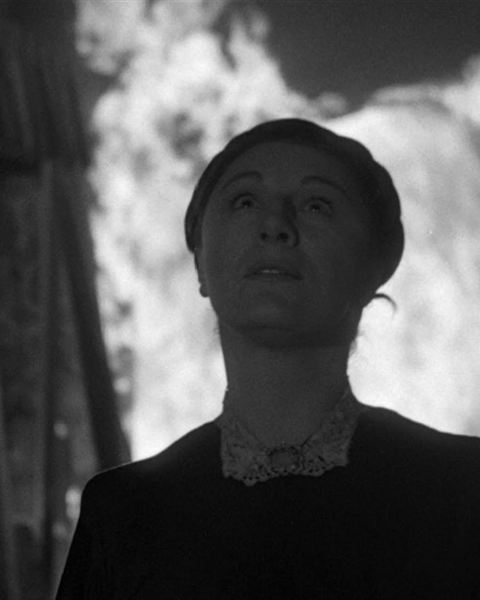 Judith Anderson dans Rebecca d'Alfred Hitchcock